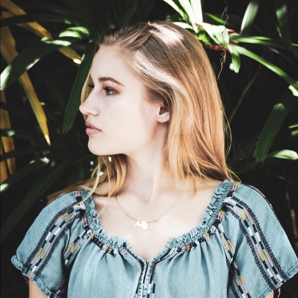 Meet your Posher, Alise - Picture 1 of 1